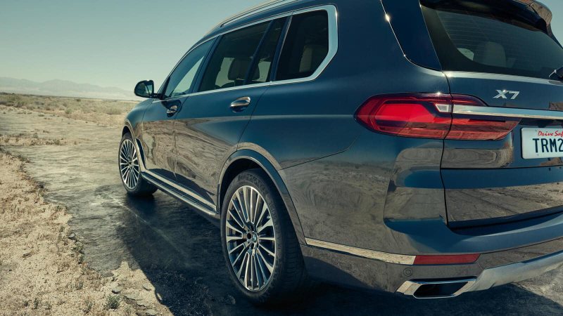 Illustration for article titled The 2019 BMW X7 starts at $73,900
